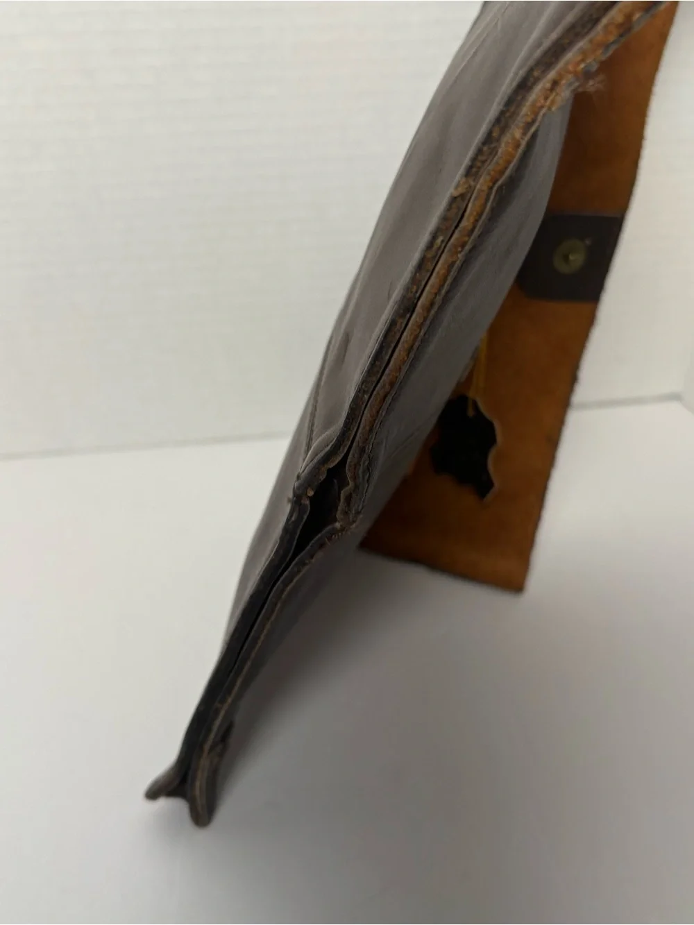 Vtg. HLC chocolate brown leather western envelope clutch